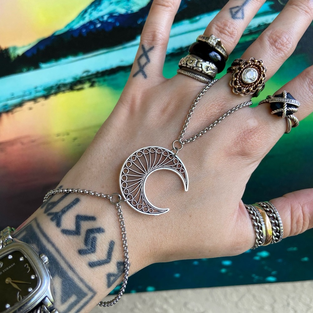 Slave hand piece bracelet crecent moon boho design